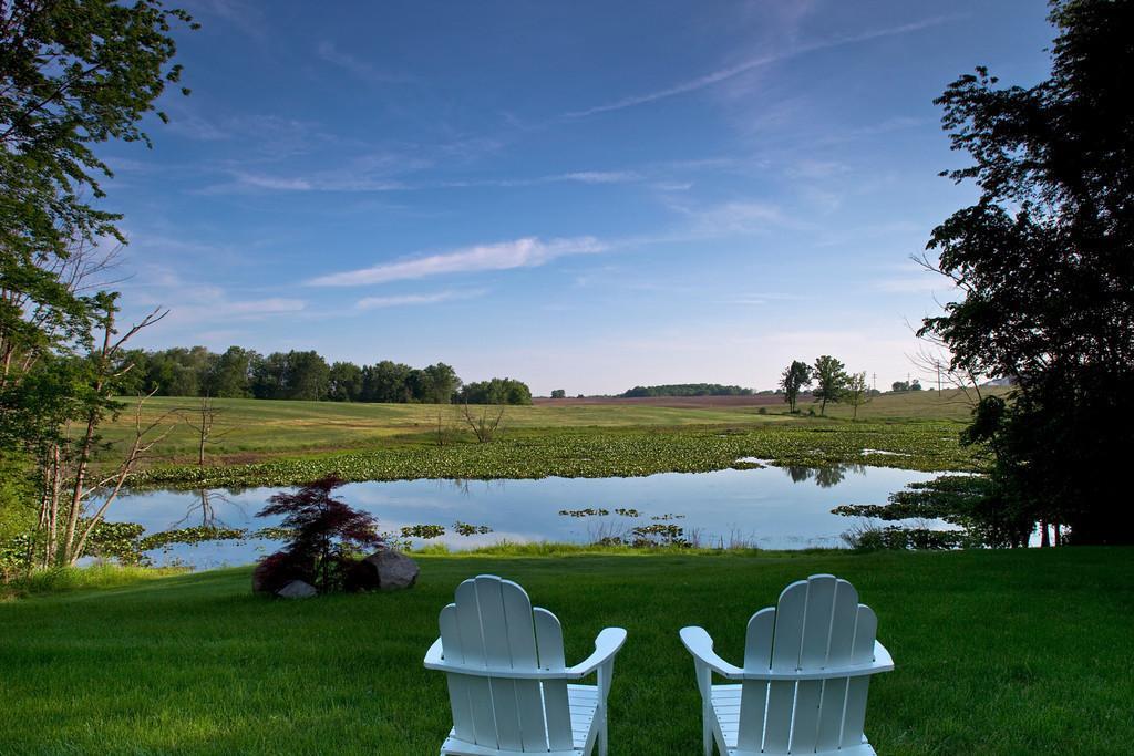 Castle In The Country Bed & Breakfast Inn Allegan Exteriér fotografie